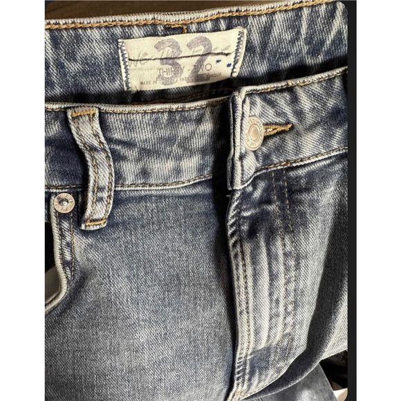 New Free People We The Free Thunderbird Flare Jeans Lightening Bolt Size 34 - Picture 5 of 5